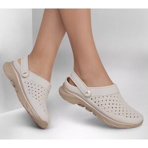 Skechers Foamies GO WALK 7 Joyous Perforated Slingback Clogs Taupe Womens 6 NEW